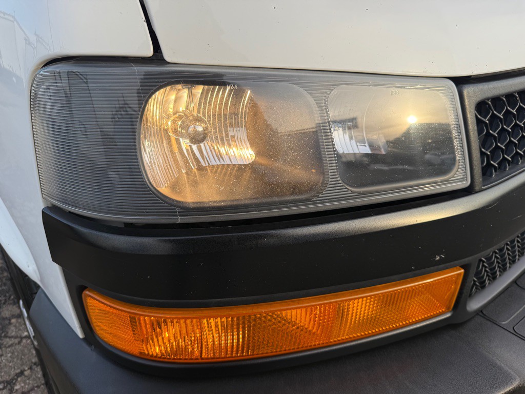 2020 Chevrolet Express Image 39