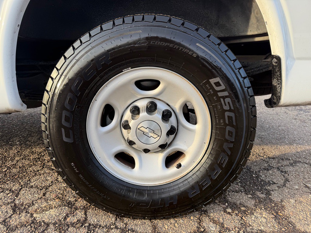 2020 Chevrolet Express Image 44