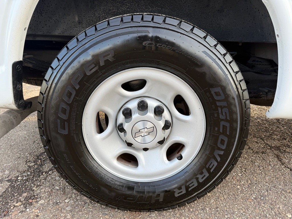 2020 Chevrolet Express Image 45