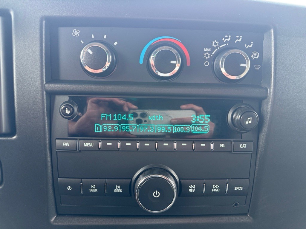 2020 Chevrolet Express Image 18