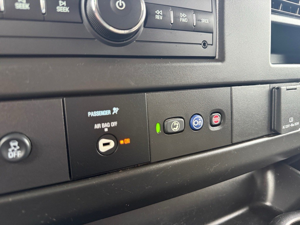 2020 Chevrolet Express Image 19