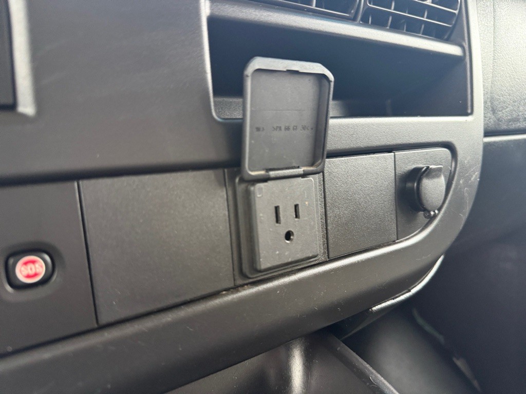 2020 Chevrolet Express Image 21