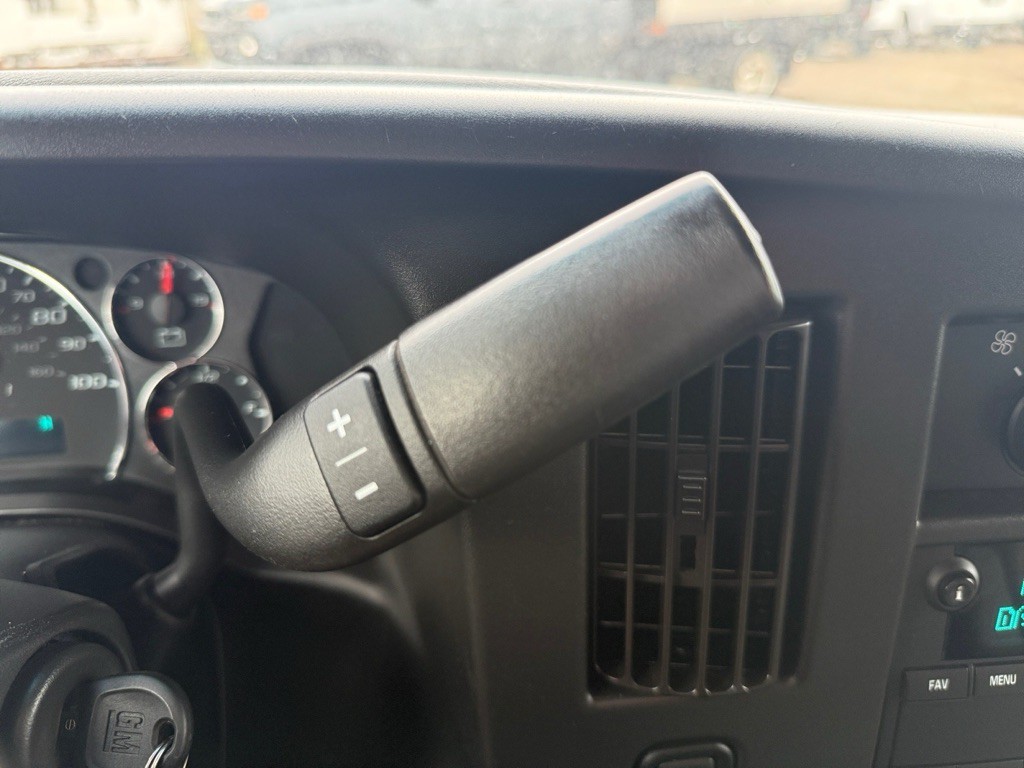 2020 Chevrolet Express Image 22