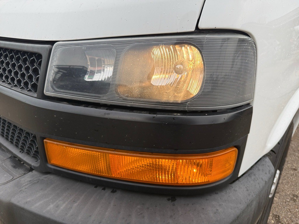 2020 Chevrolet Express Image 27