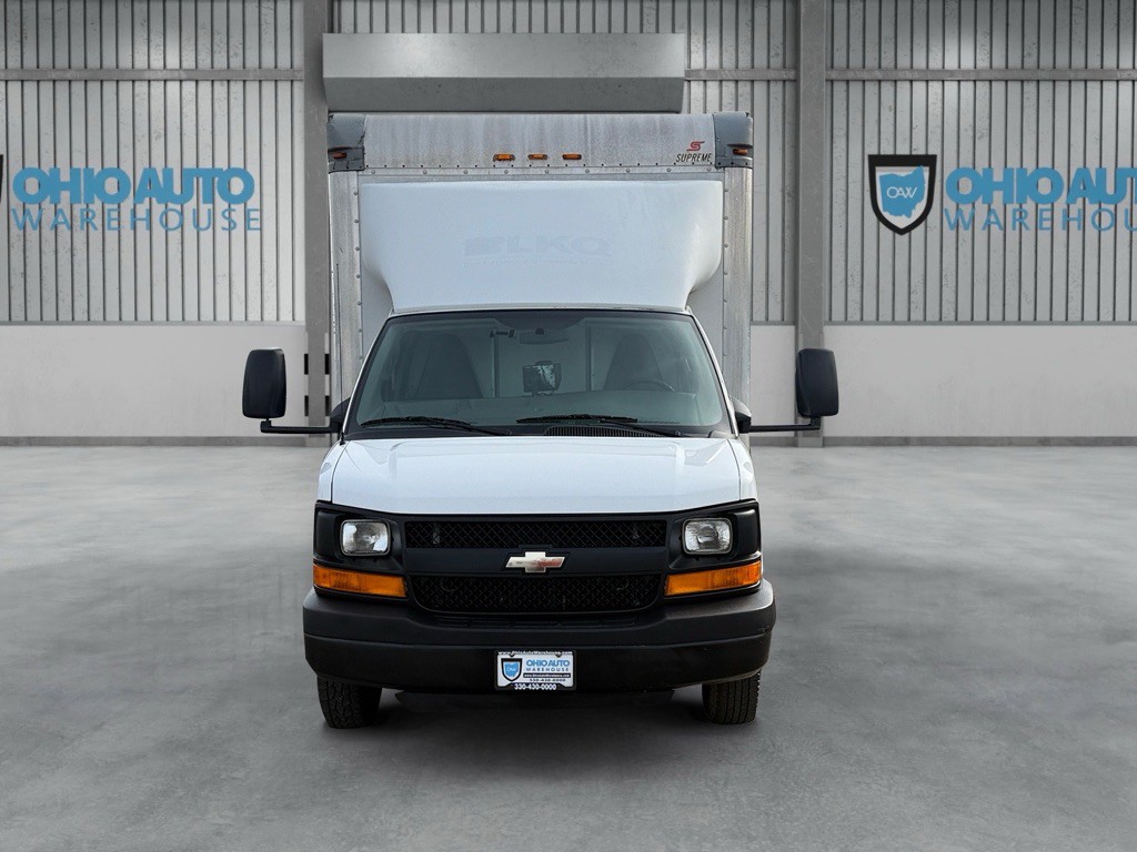 2016 Chevrolet Express Image 2