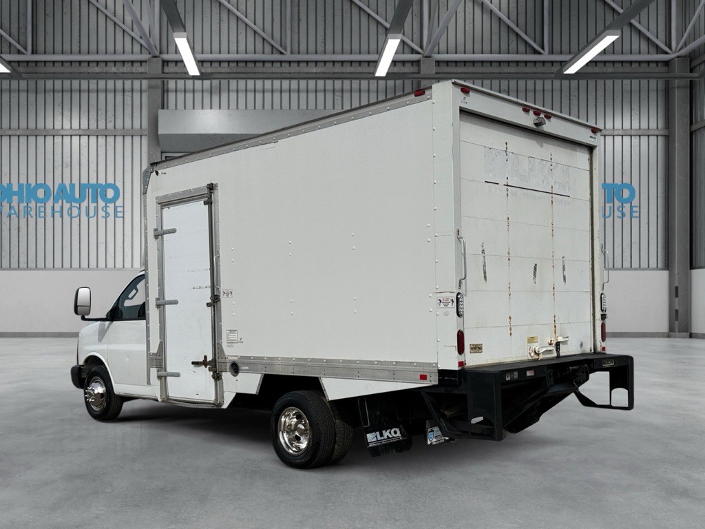 2016 Chevrolet Express Image 6