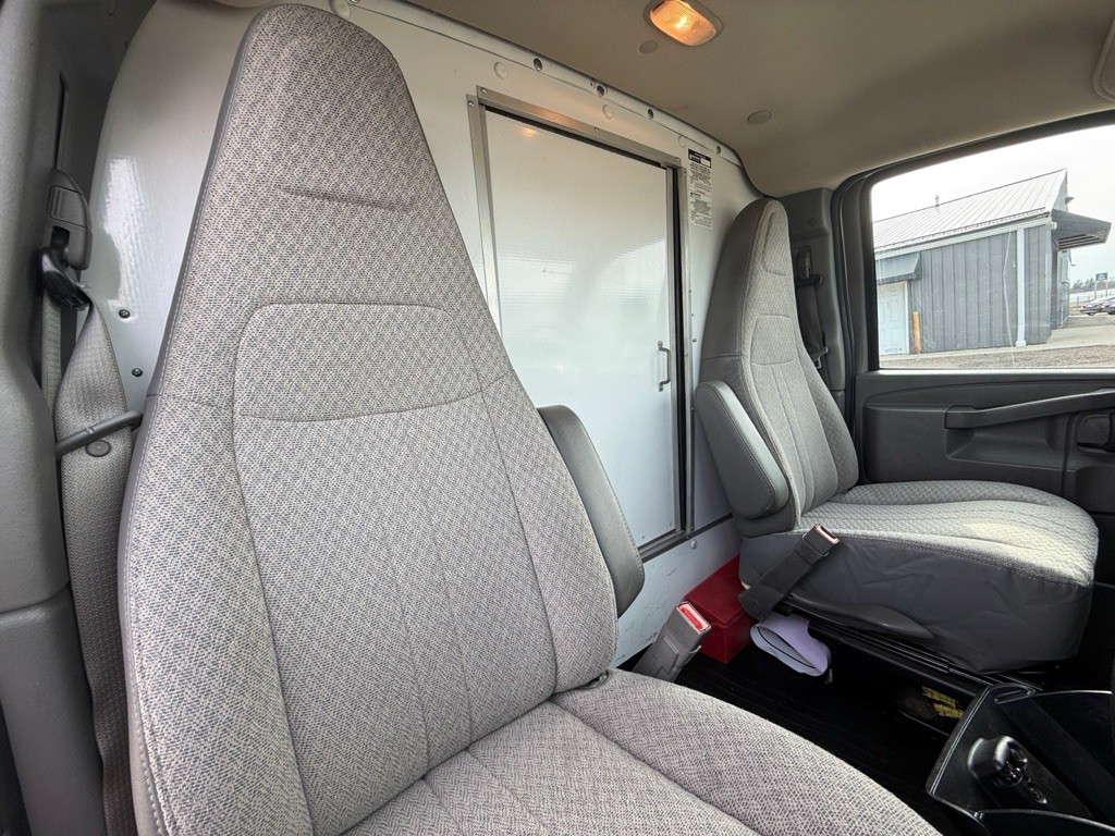 2016 Chevrolet Express Image 11