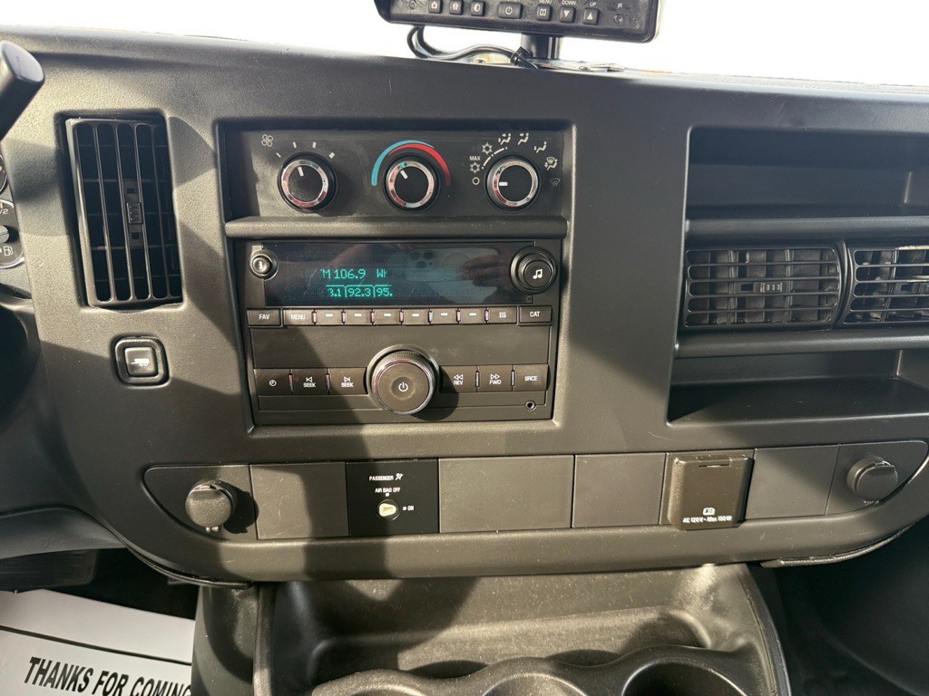 2016 Chevrolet Express Image 15