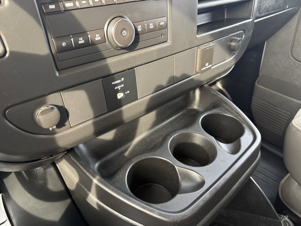 2016 Chevrolet Express Image 17