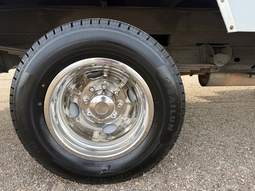 2016 Chevrolet Express Image 28