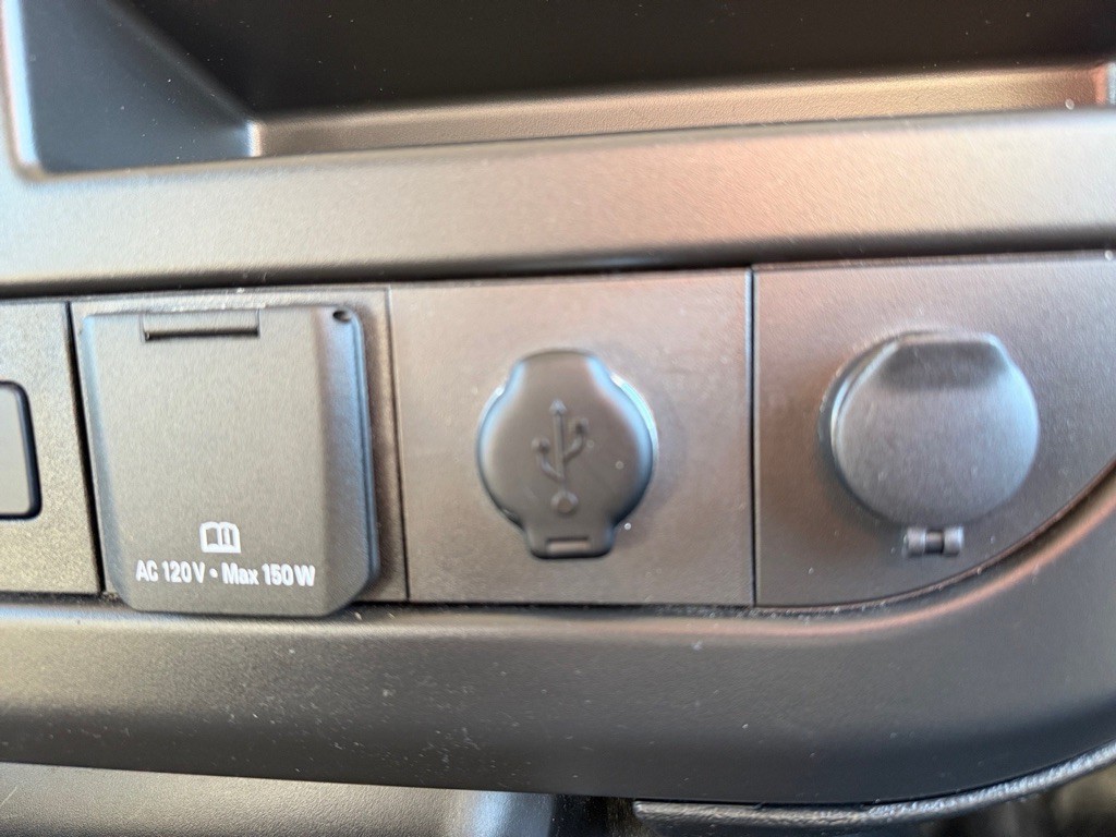 2020 Chevrolet Express Image 20