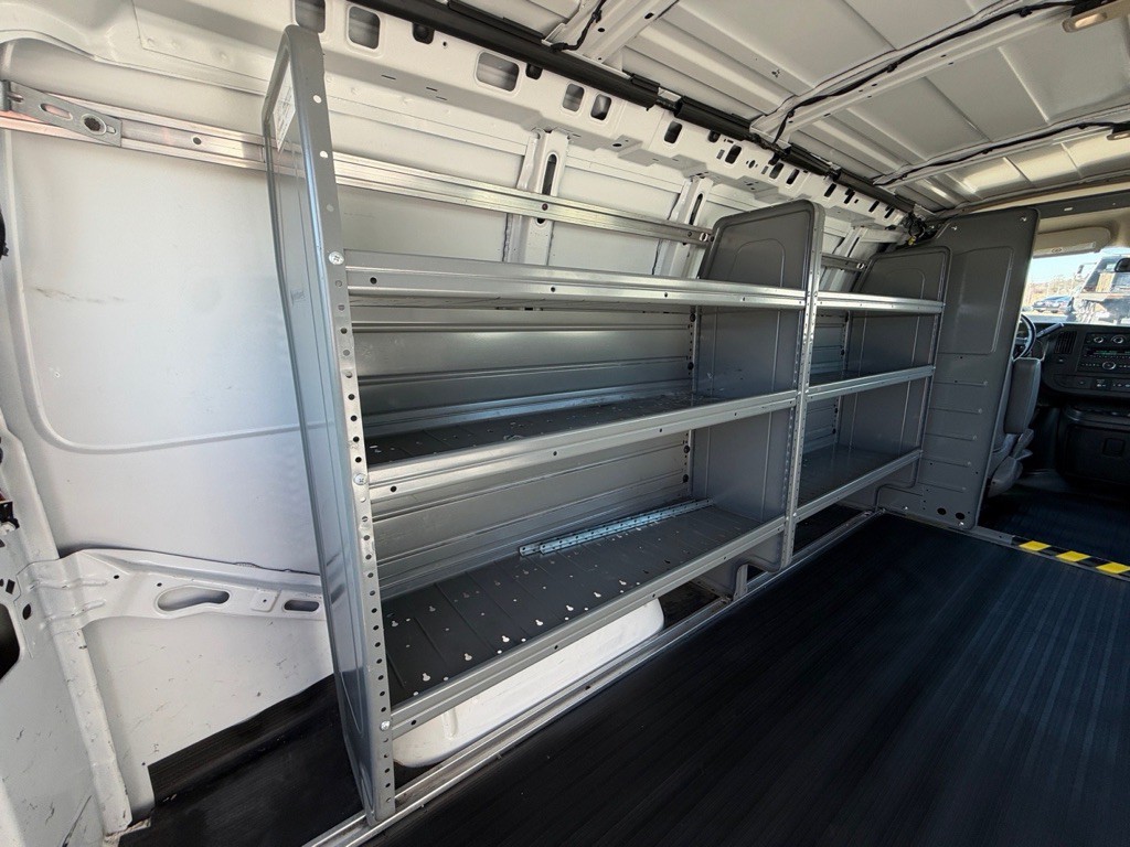 2020 Chevrolet Express Image 24