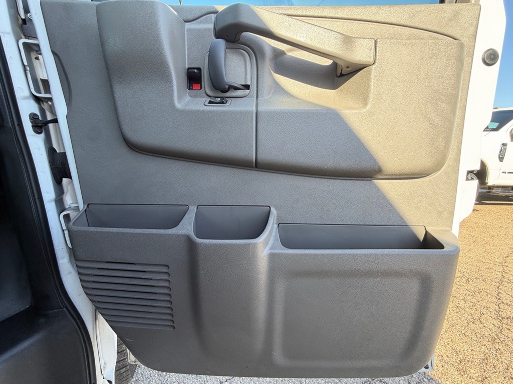 2020 Chevrolet Express Image 29