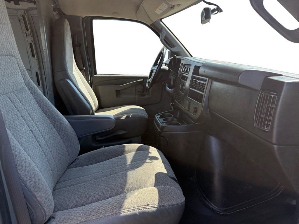 2018 GMC Savana Image 10