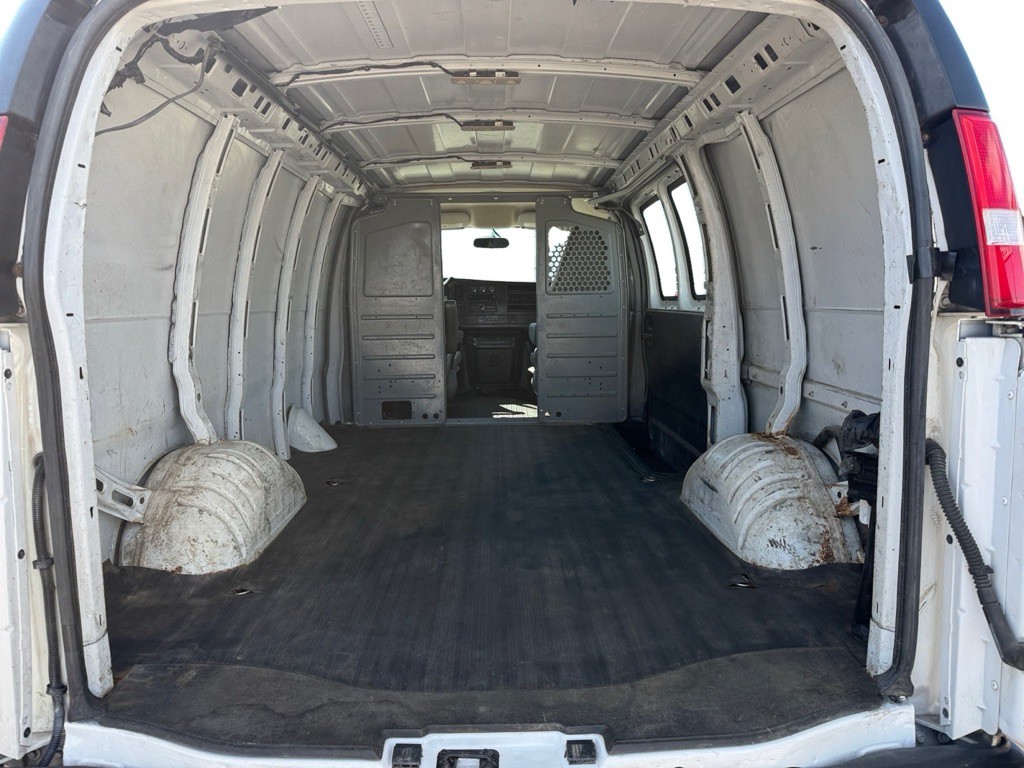 2018 GMC Savana Image 12