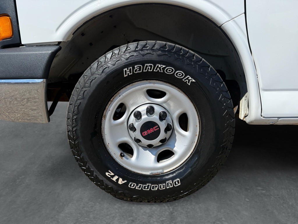 2018 GMC Savana Image 26