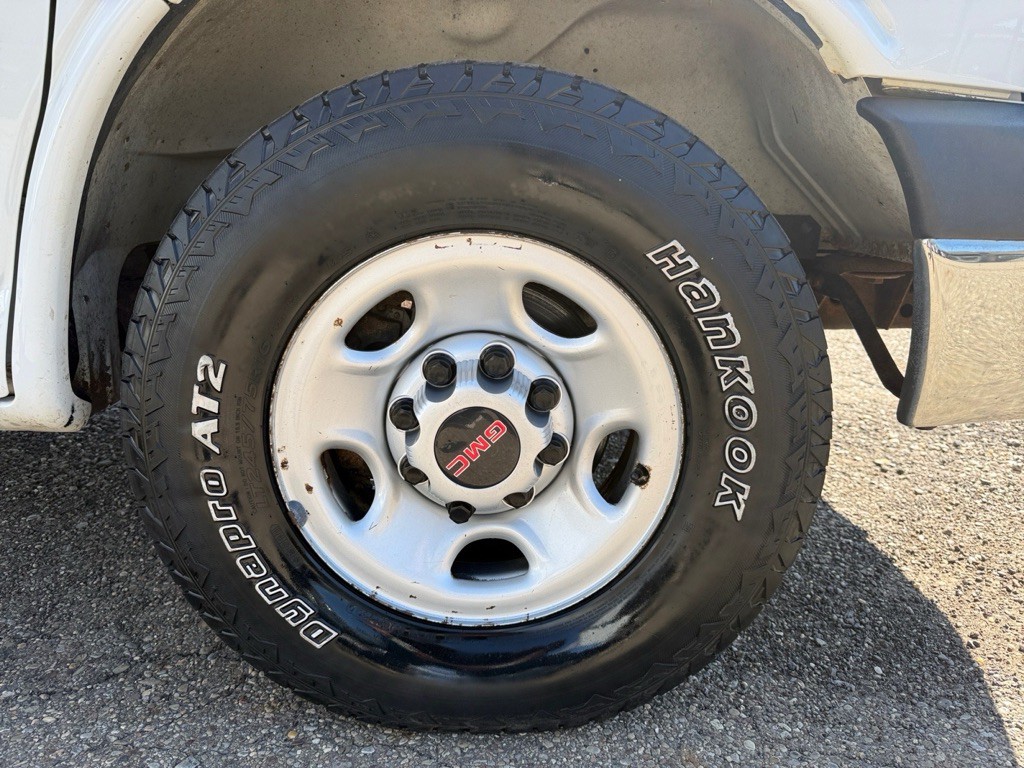 2018 GMC Savana Image 27