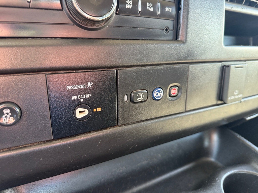 2018 GMC Savana Image 16