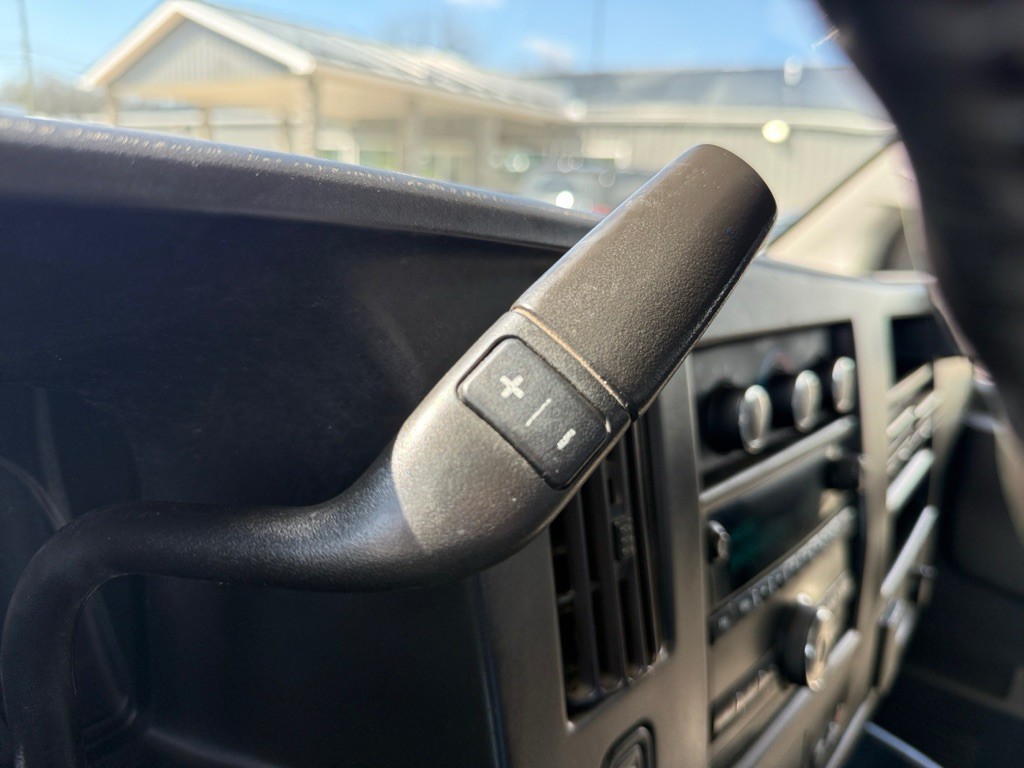 2018 GMC Savana Image 20