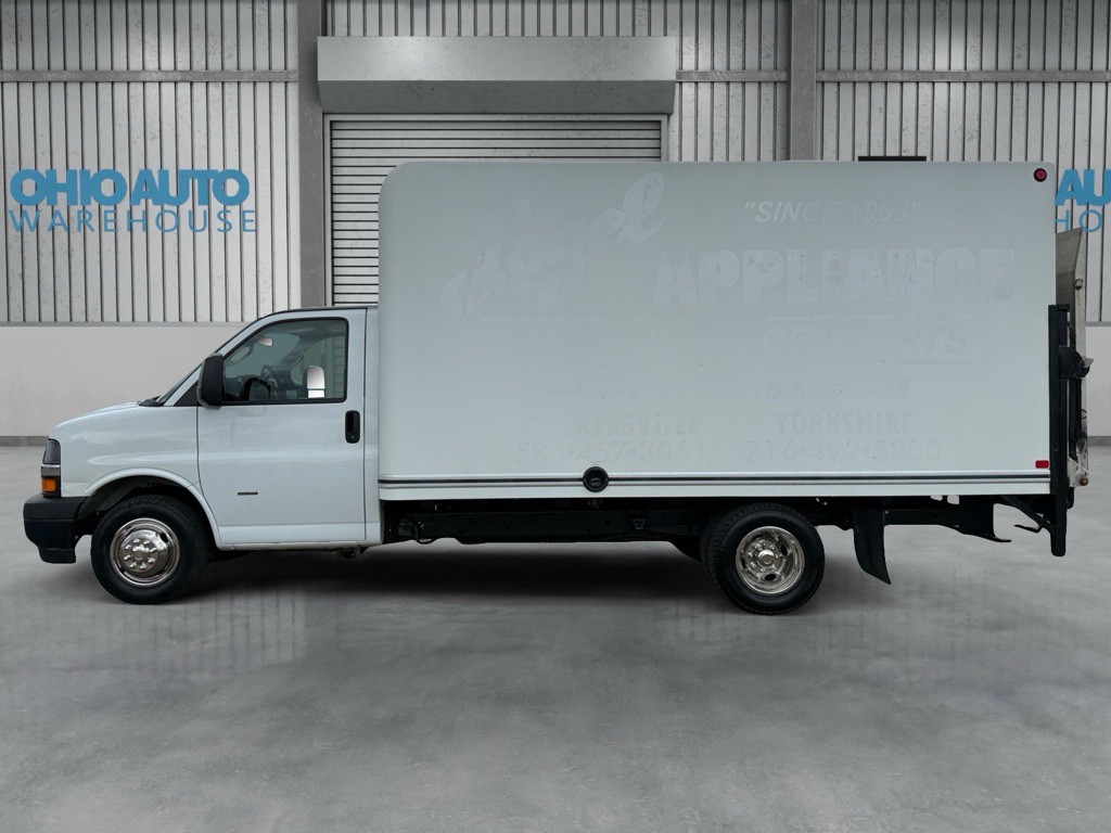 2018 Chevrolet Express Image 4
