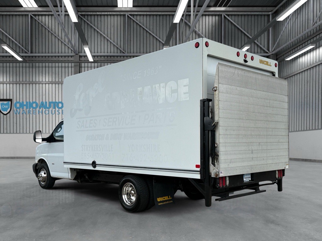 2018 Chevrolet Express Image 6