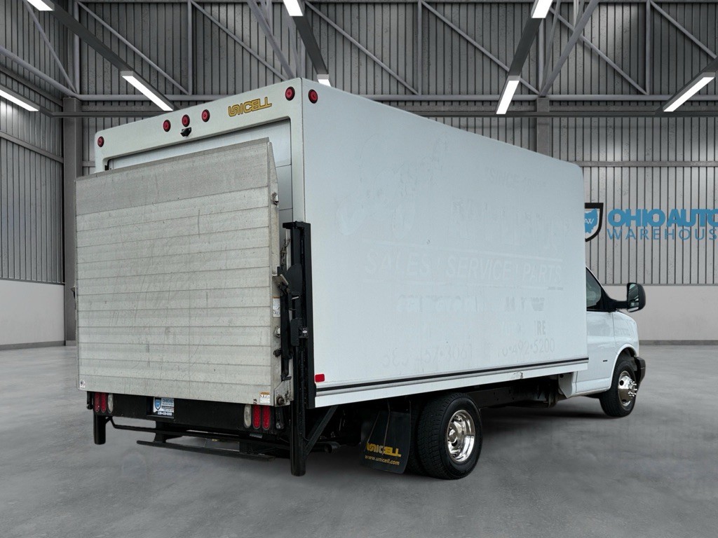 2018 Chevrolet Express Image 8