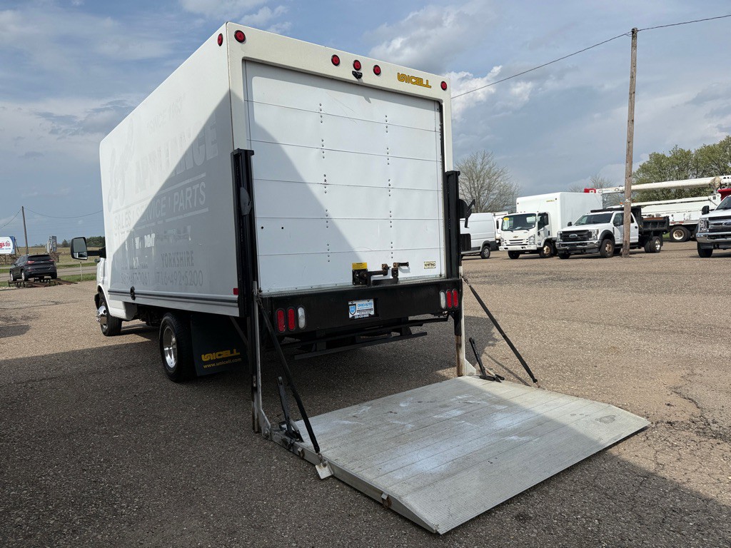 2018 Chevrolet Express Image 9