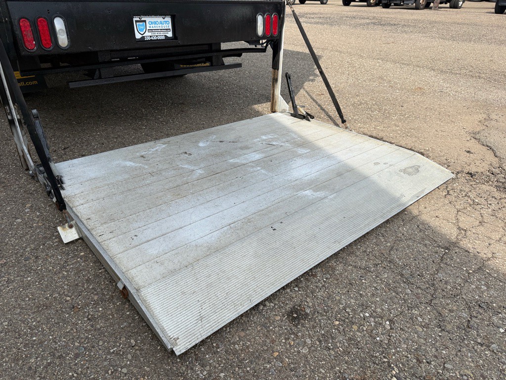 2018 Chevrolet Express Image 10