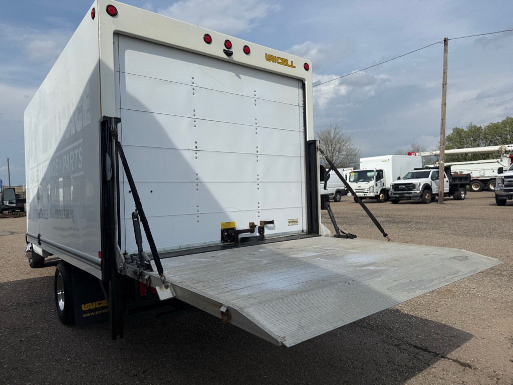 2018 Chevrolet Express Image 11