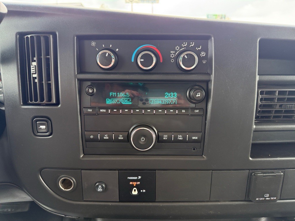 2018 Chevrolet Express Image 16