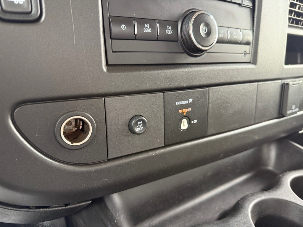 2018 Chevrolet Express Image 17