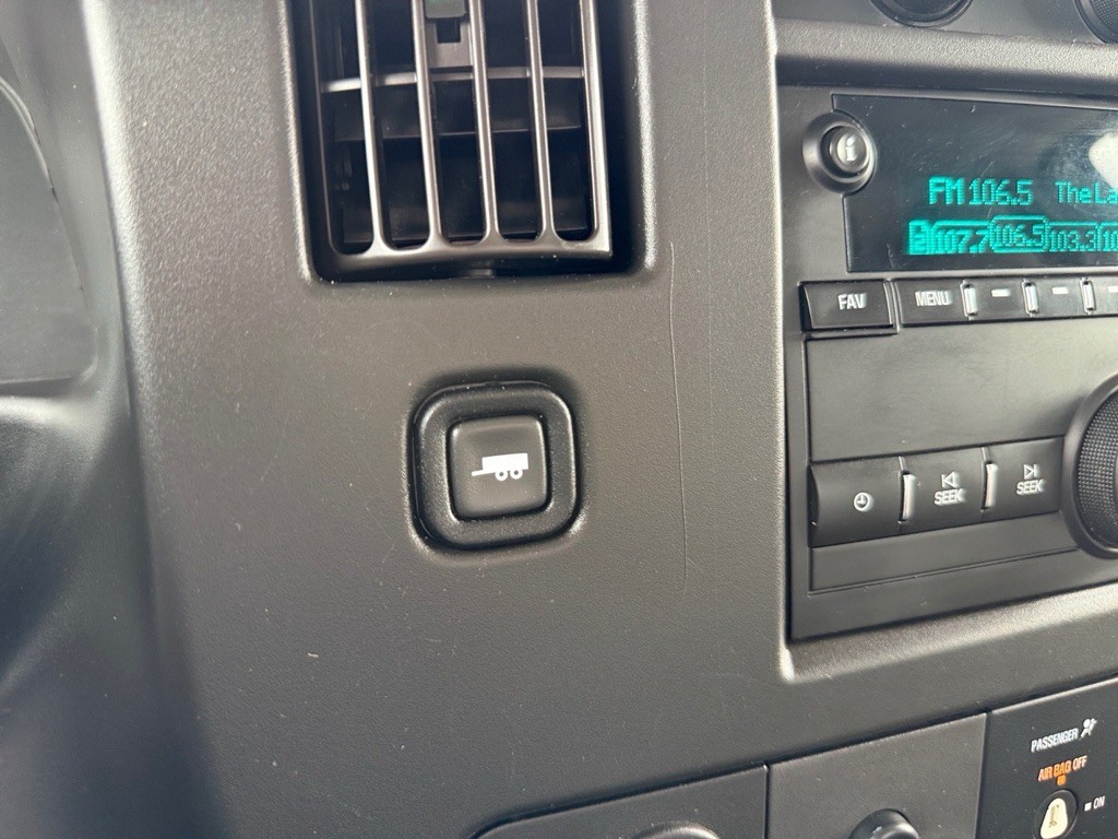 2018 Chevrolet Express Image 19