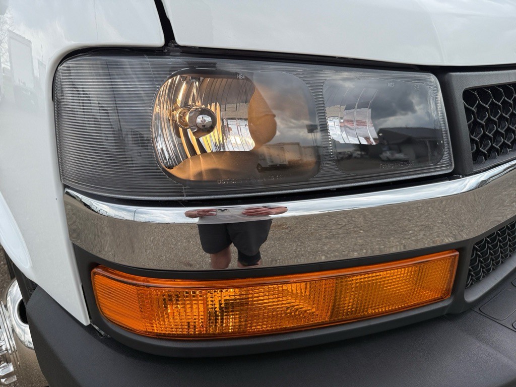 2018 Chevrolet Express Image 26