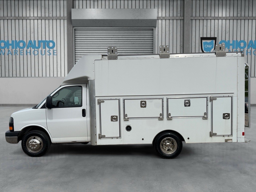 2016 GMC Savana Image 3