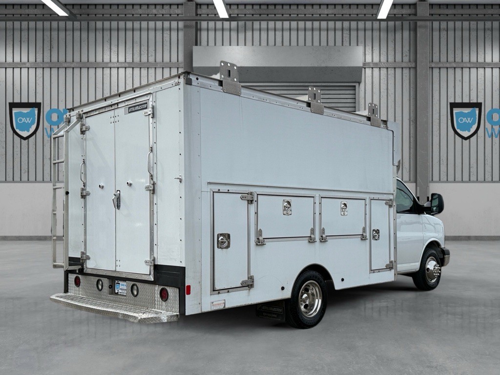 2016 GMC Savana Image 7