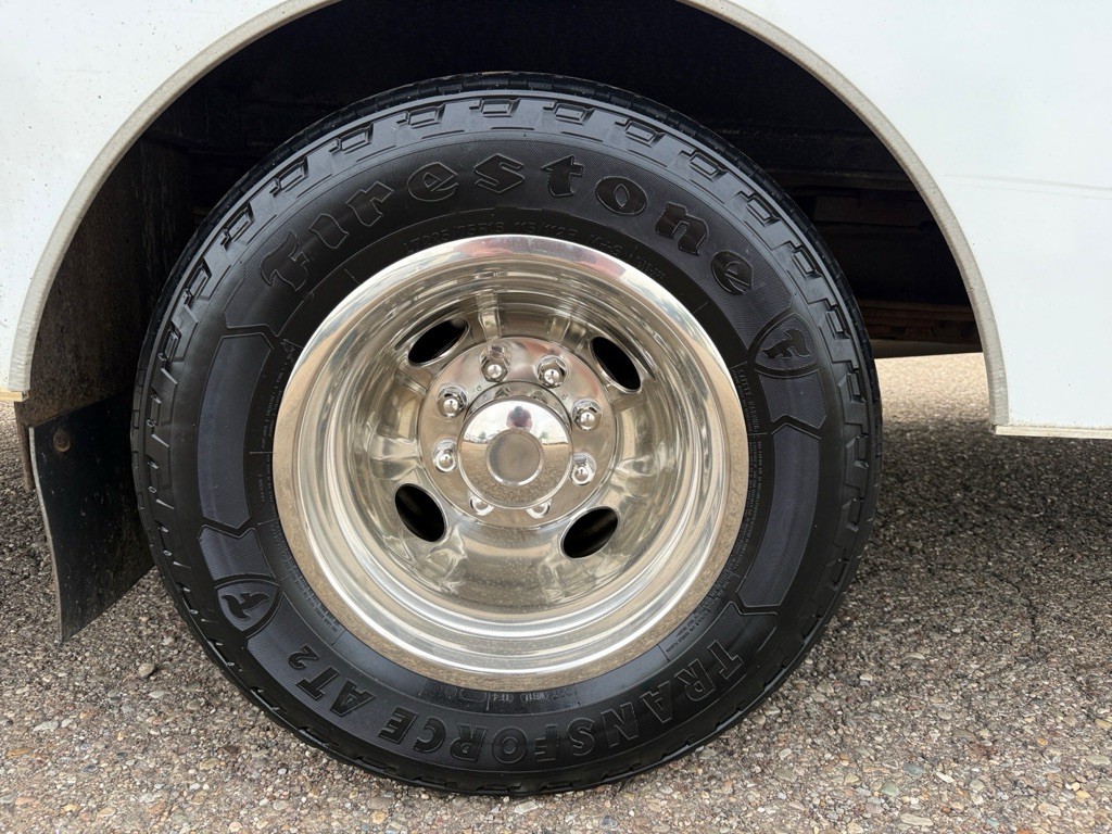 2016 GMC Savana Image 29