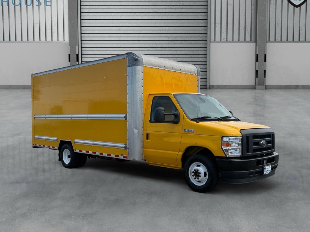 2021 Ford Econoline Image 2