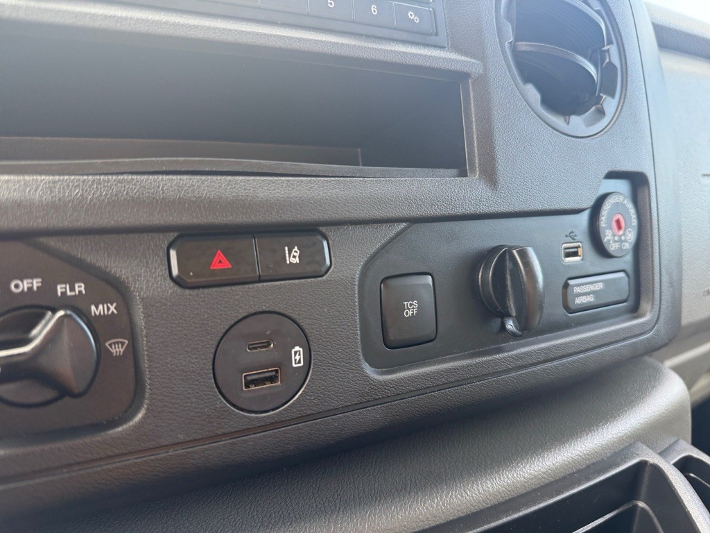 2021 Ford Econoline Image 17