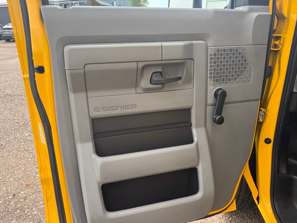 2021 Ford Econoline Image 23