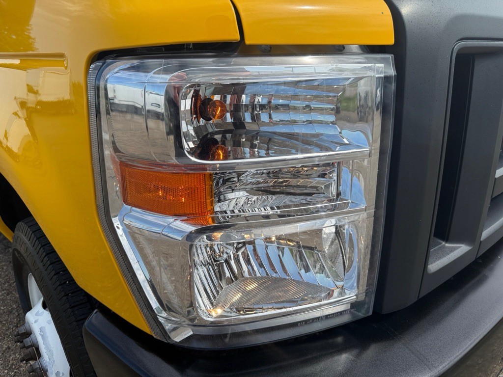 2021 Ford Econoline Image 26