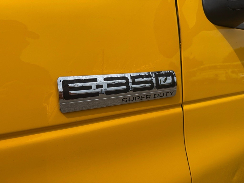 2021 Ford Econoline Image 34