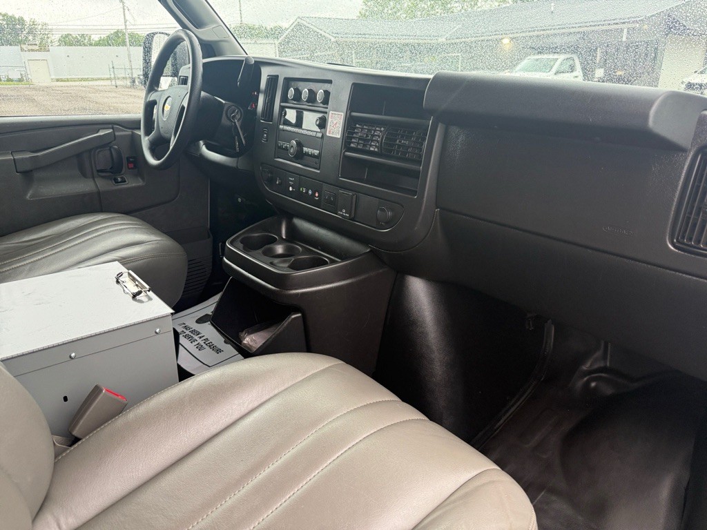 2021 Chevrolet Express Image 11