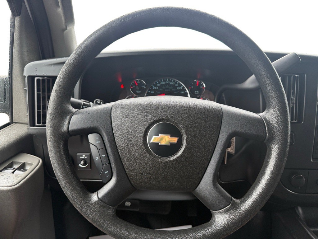 2021 Chevrolet Express Image 17