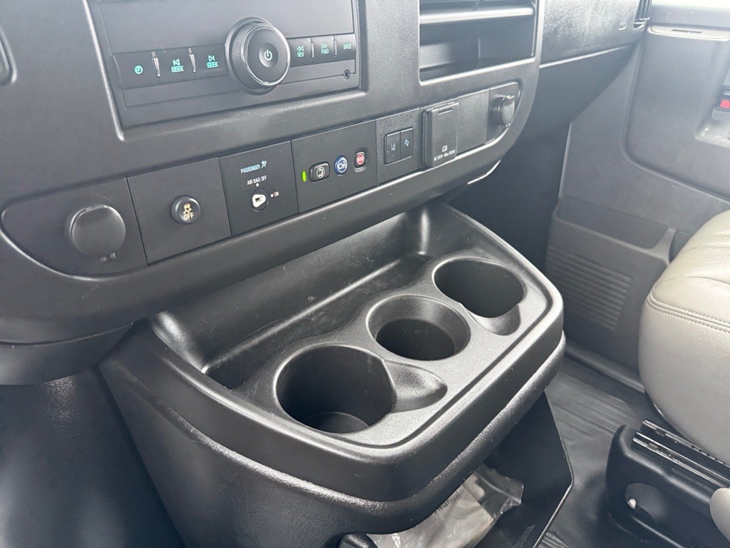 2021 Chevrolet Express Image 23