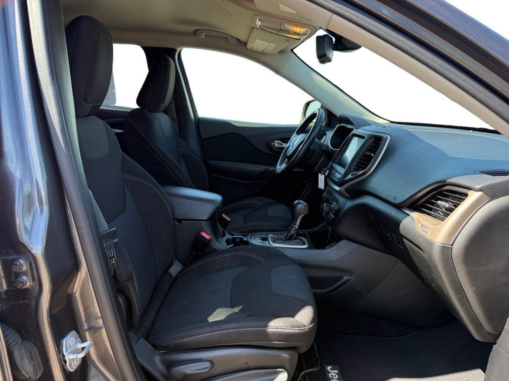 2015 Jeep Cherokee Image 12