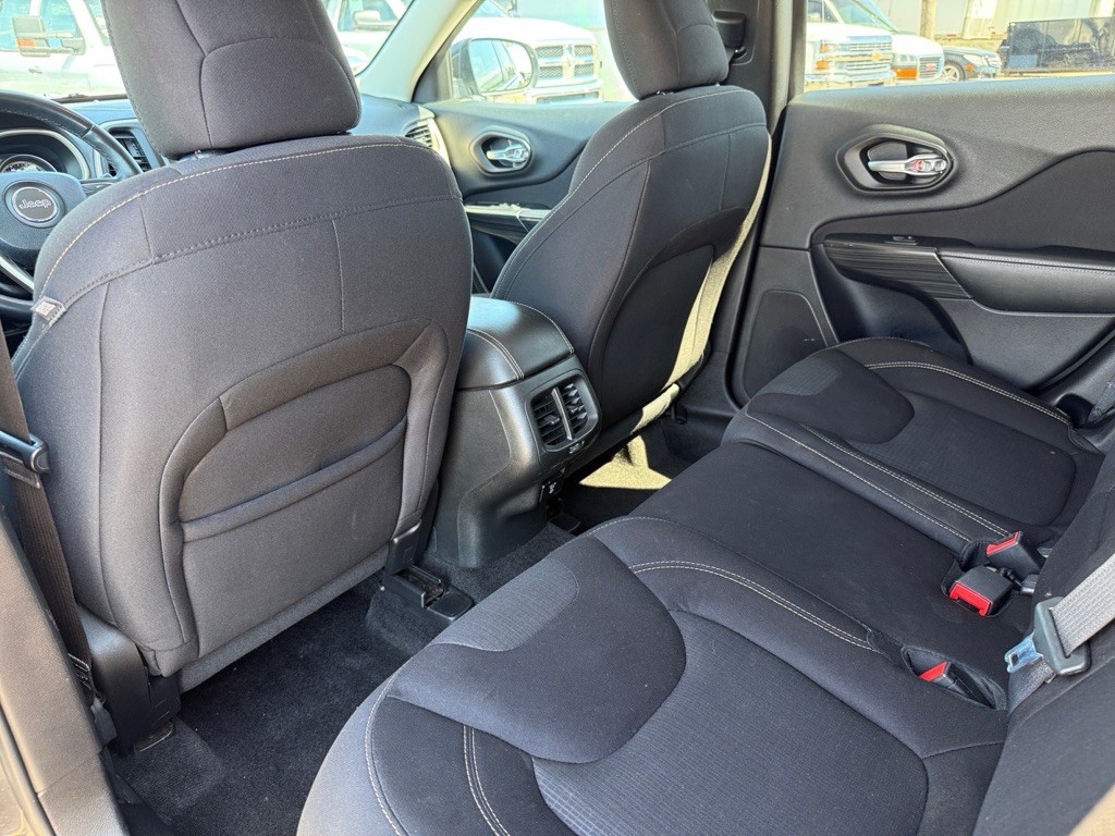 2015 Jeep Cherokee Image 14
