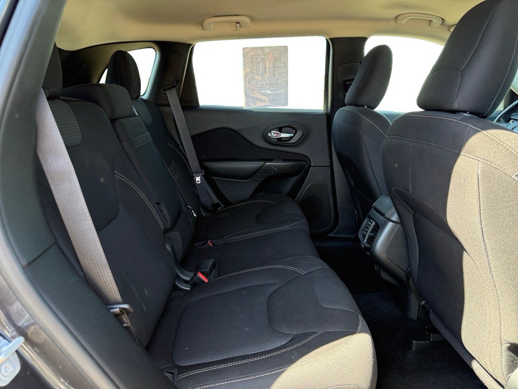 2015 Jeep Cherokee Image 15