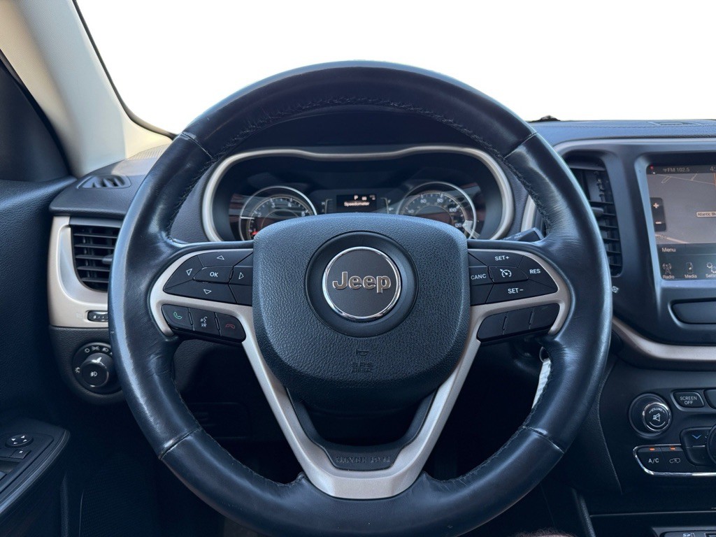 2015 Jeep Cherokee Image 18