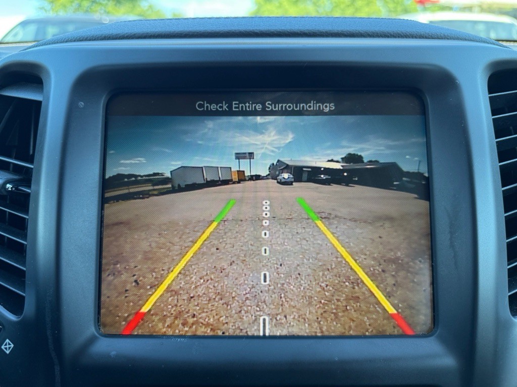 2015 Jeep Cherokee Image 23