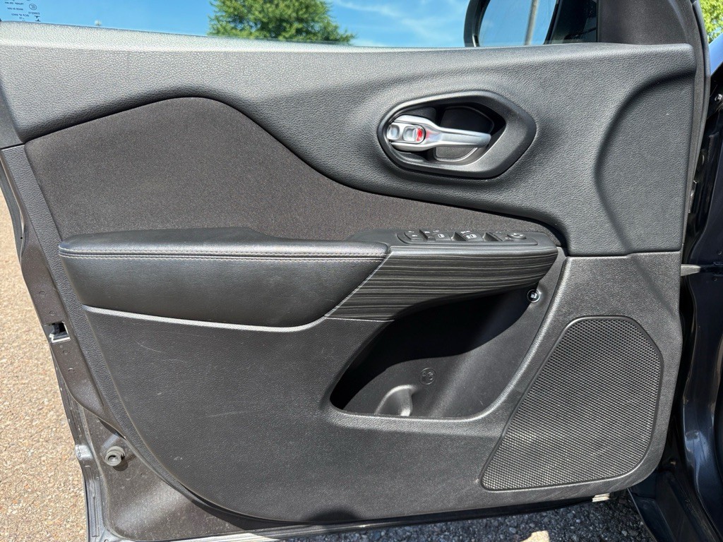 2015 Jeep Cherokee Image 38